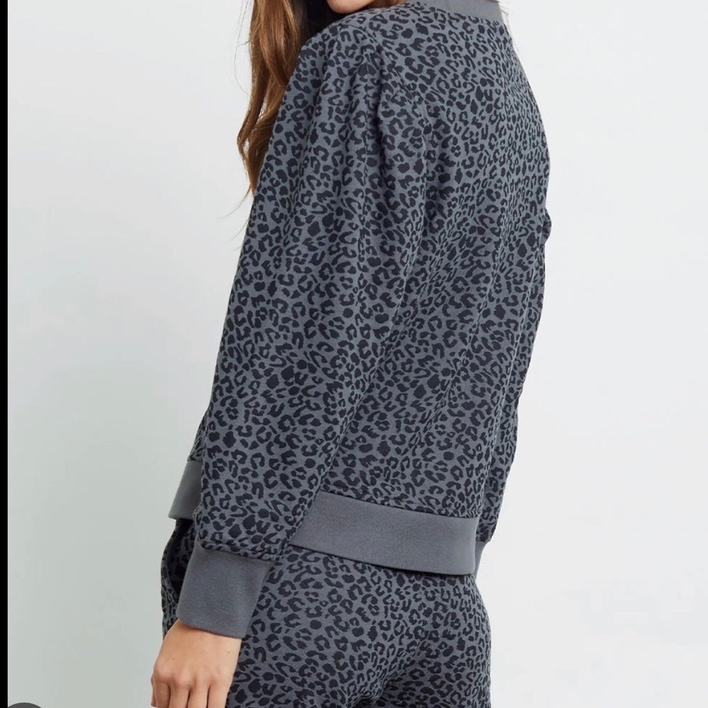 Rails Marcie charcoal mini cheetah print lounge sweatshirt - Picture 2 of 7